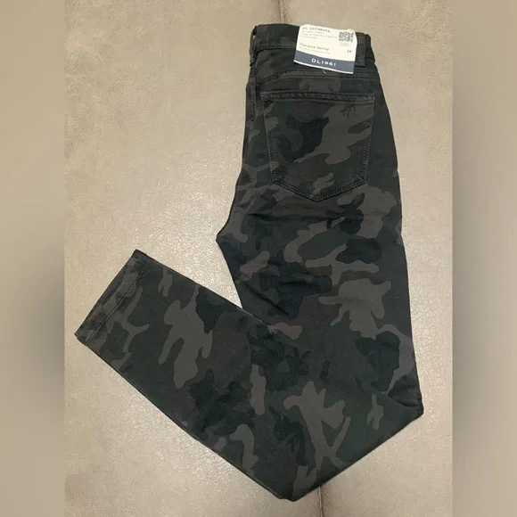 DL1961 Women Green Camo Florence Skinny Mid Rise Instascupt Crop Jeans NEW Sz 24 - Picture 1 of 9